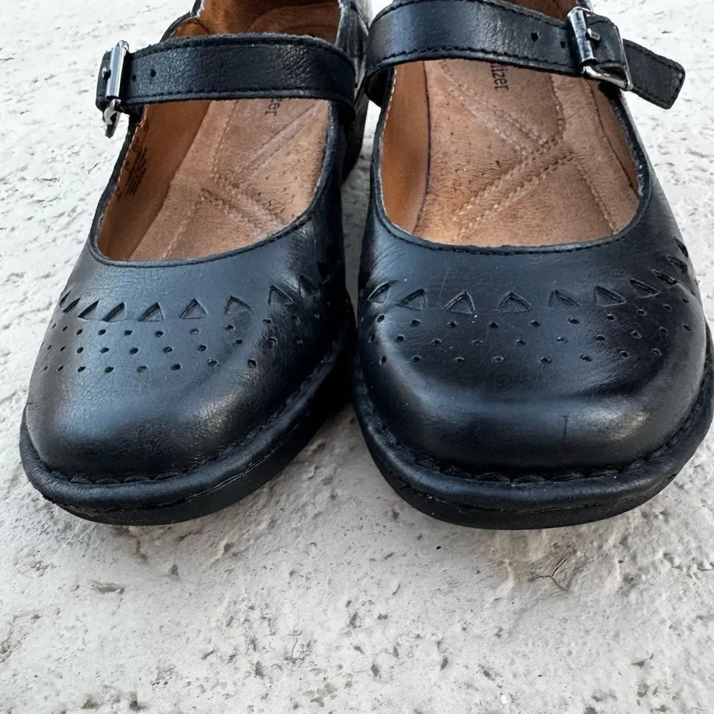 Naturizer serafina maryJanes black leather EUC SZ 6